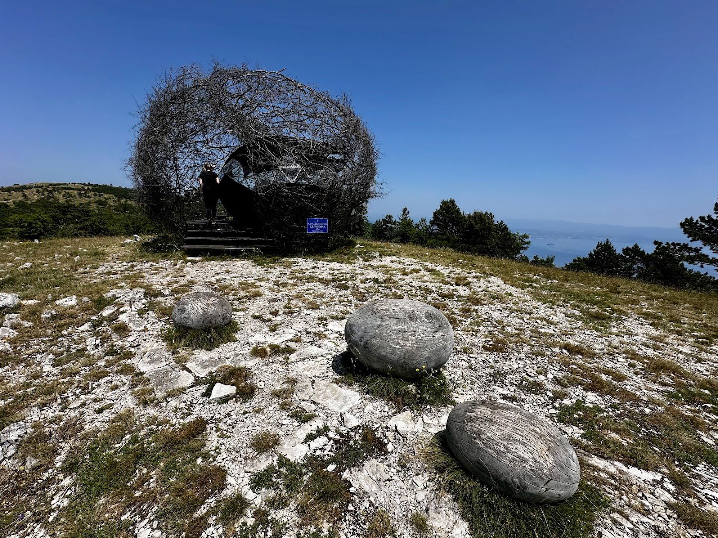 EGG SHELTER KREMENJAK