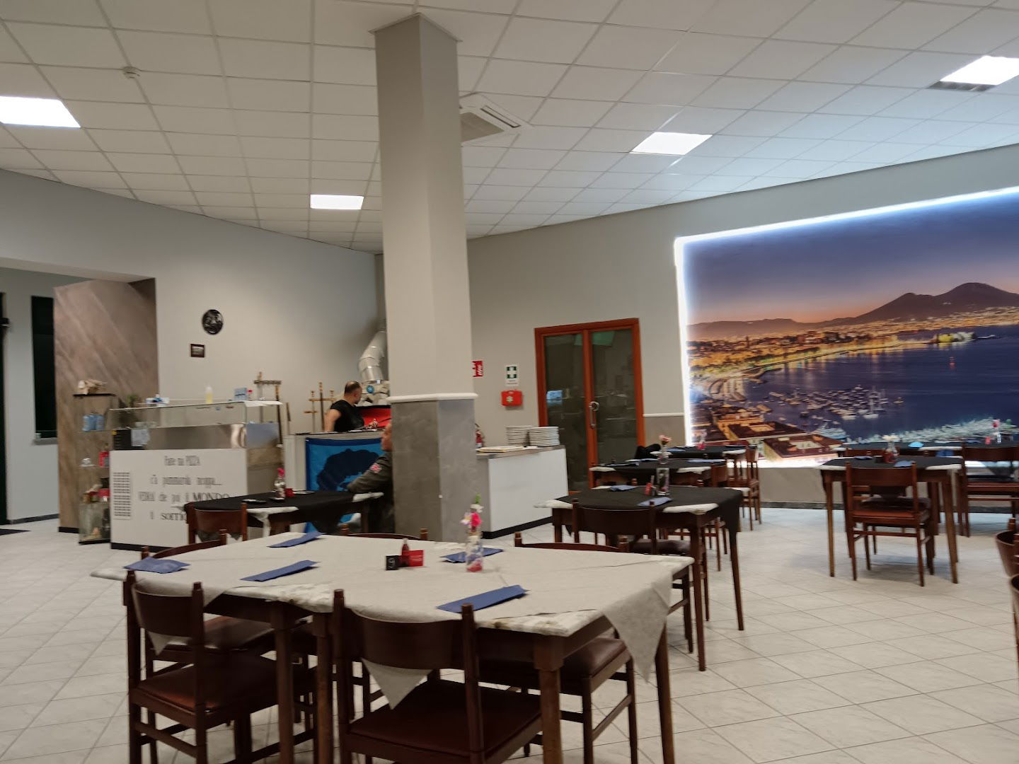 Pizzeria SPACCANAPOLI da angela e Salvatore