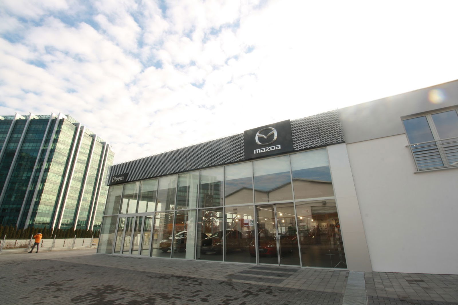 Dipem Mazda prodajni salon i servis