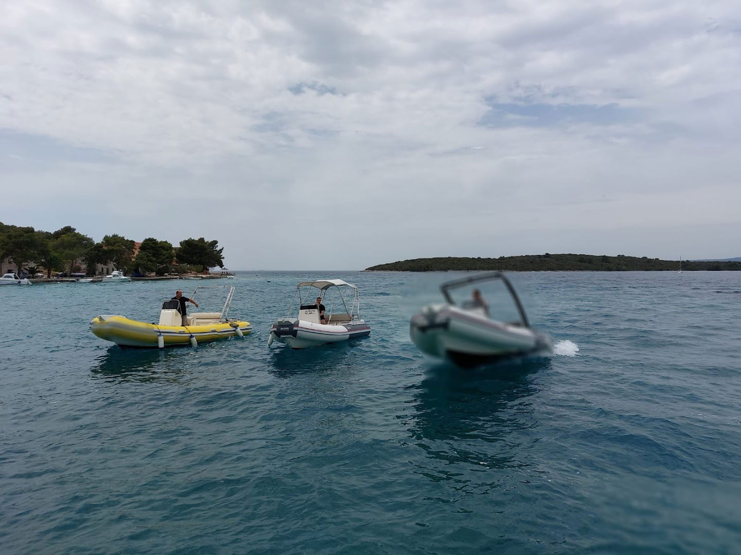 Rent A Boat "Trumbeta"