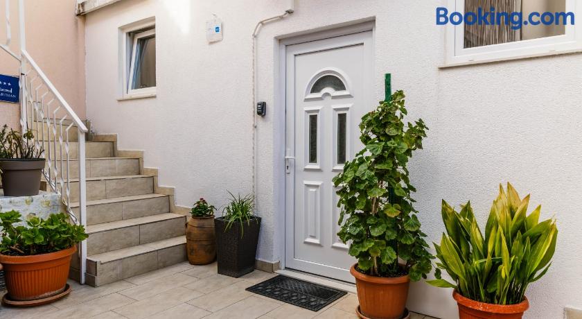 Apartments & Rooms Imperijal