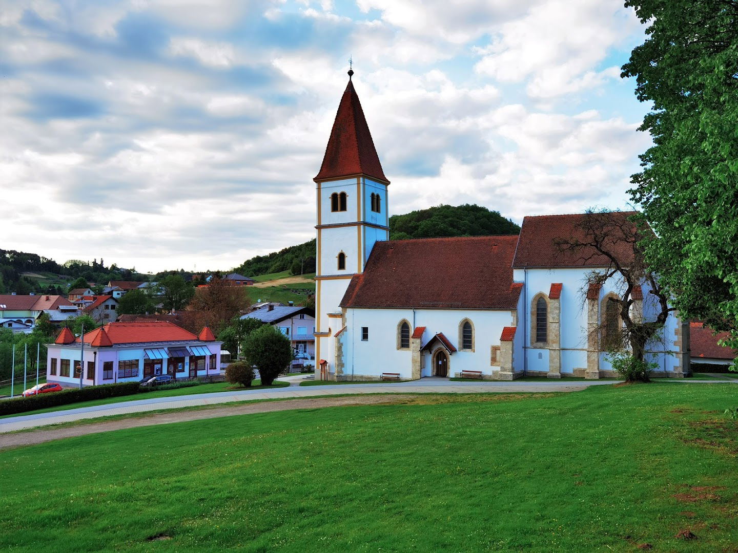 Župnijska cerkev sv. Marije Vnebovzete