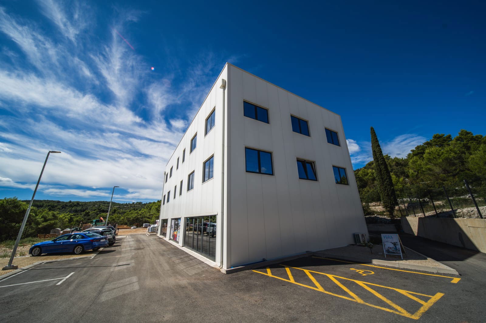 Sidro Mix - vl. Kristijan Čehulić - trgovina željeznom robom, bojama i staklom