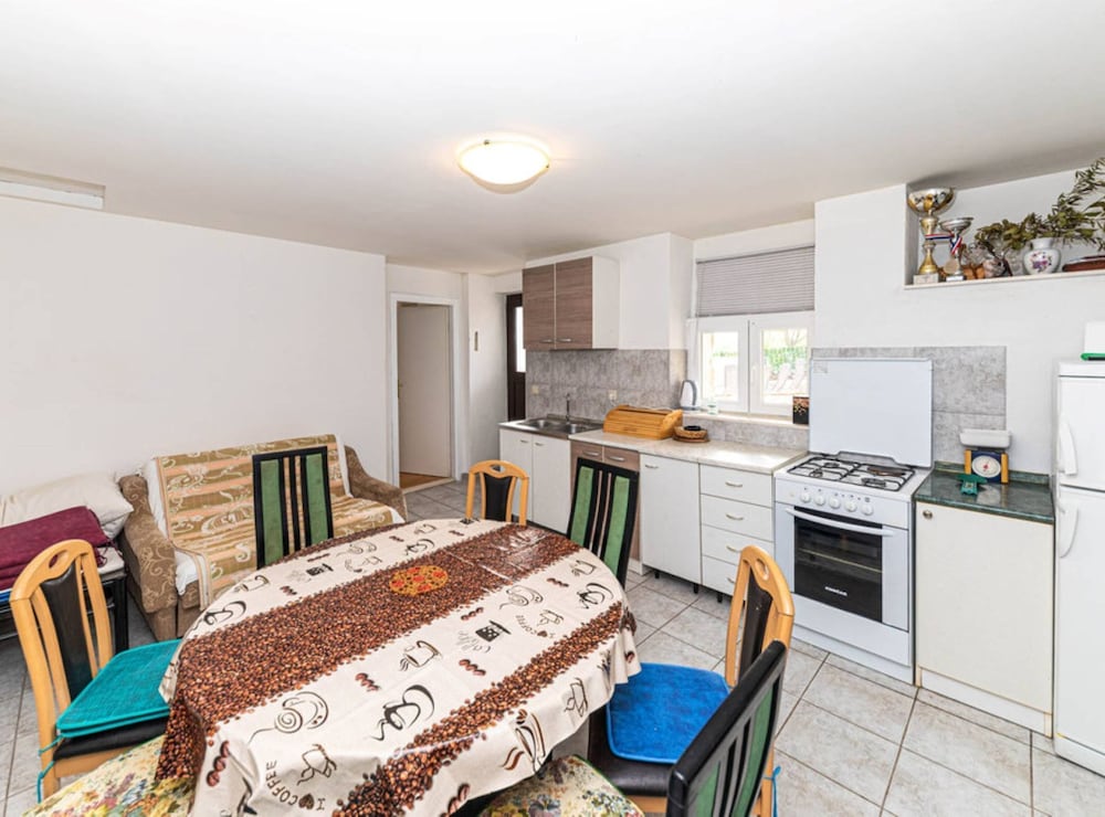 Countryside Idyllic Holiday Home With Pool