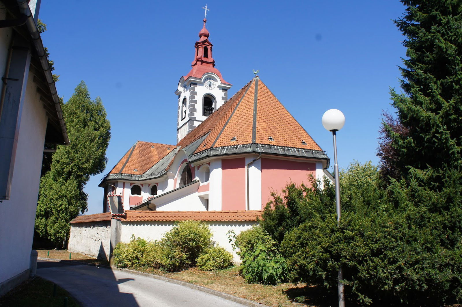 Župnijska cerkev sv. Mohorja in Fortunata