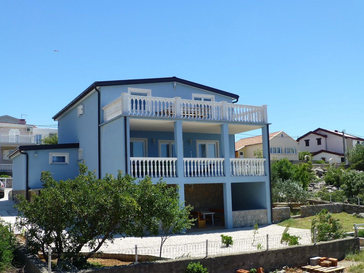 Ferienhaus Brozovic mit Pool & privatem Sportplatz