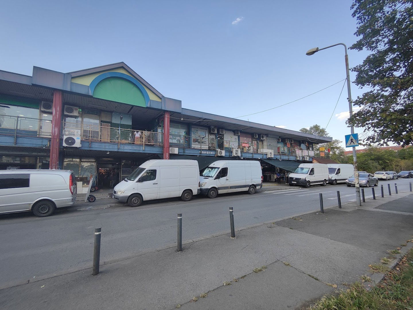 Тезге са воћем и поврћем