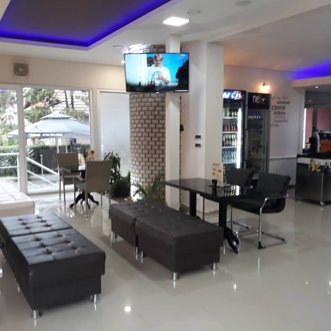 Cafe Billiard Club Bambino Dolce