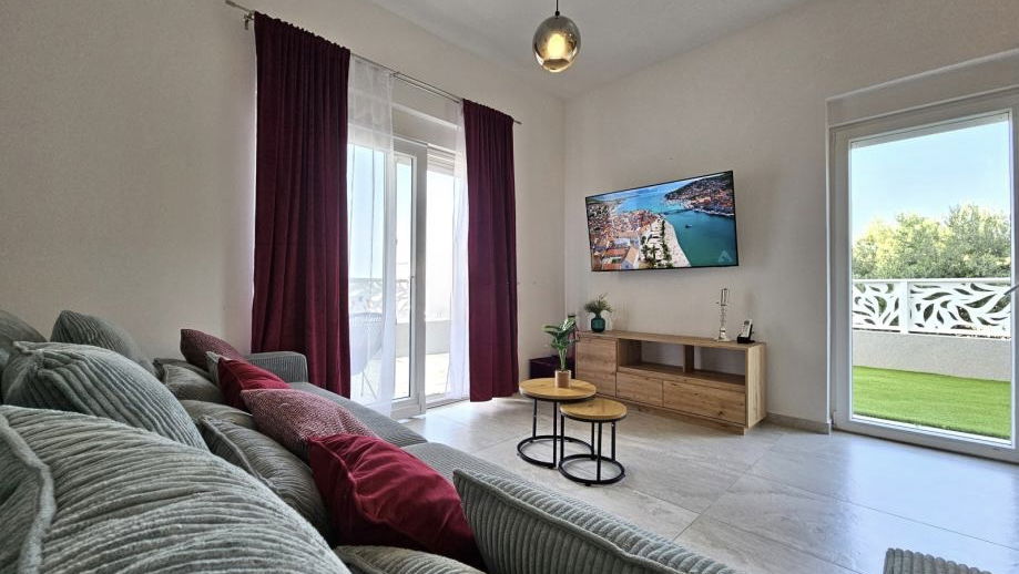 Luxury Poolside Oasis