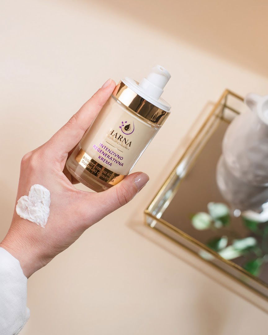 ЧARNA prirodna kozmetika