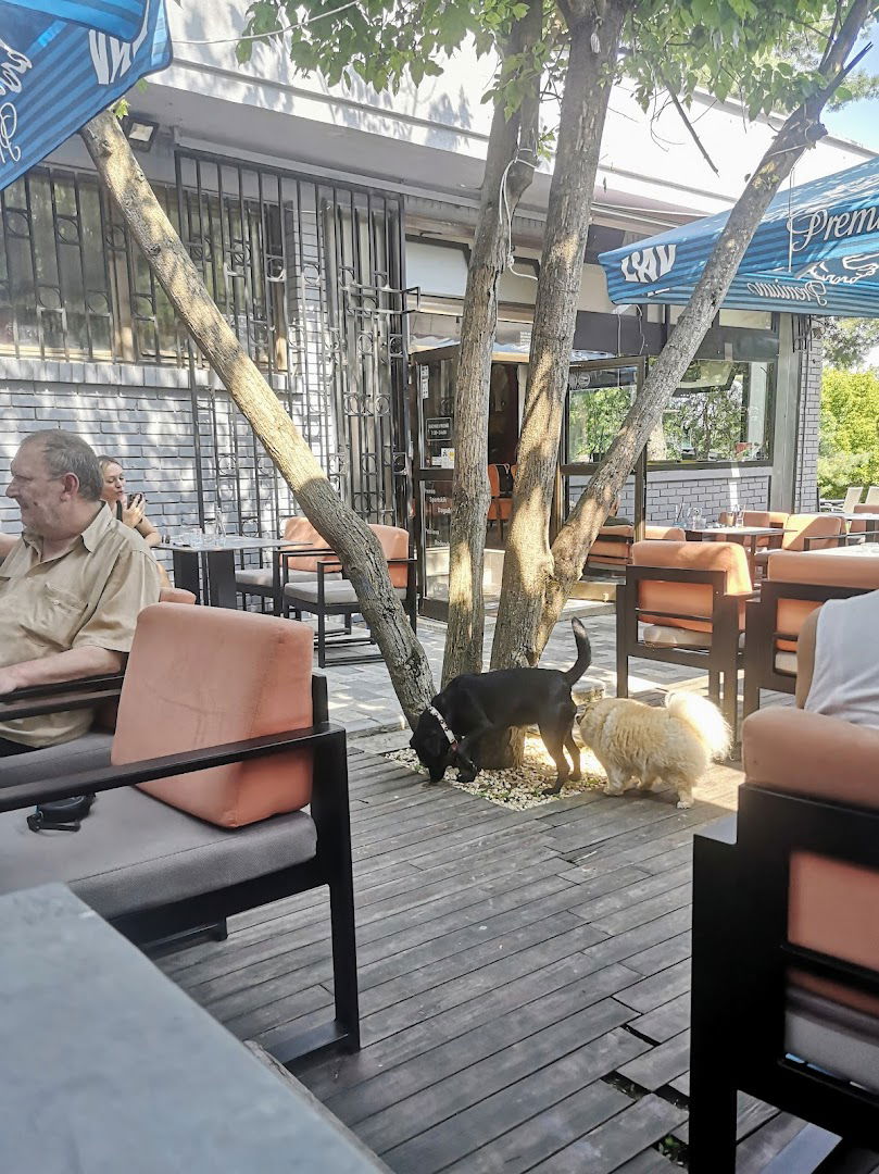 BANKA Caffe Oki & Lara