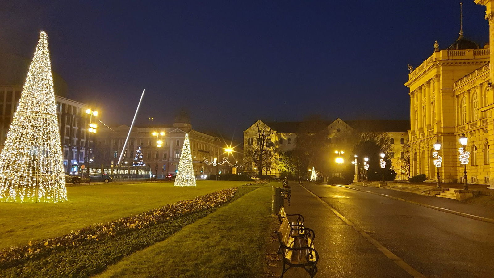 Trg Ivana Mažuranića 1 Parking