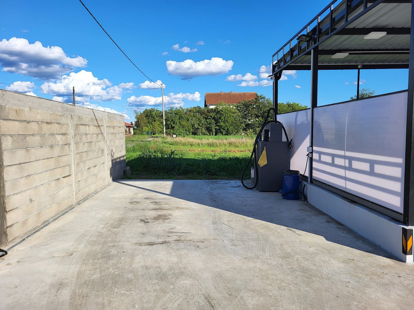 САМОУСЛУЖНА ПЕРИОНИЦА "ПРОГАР"