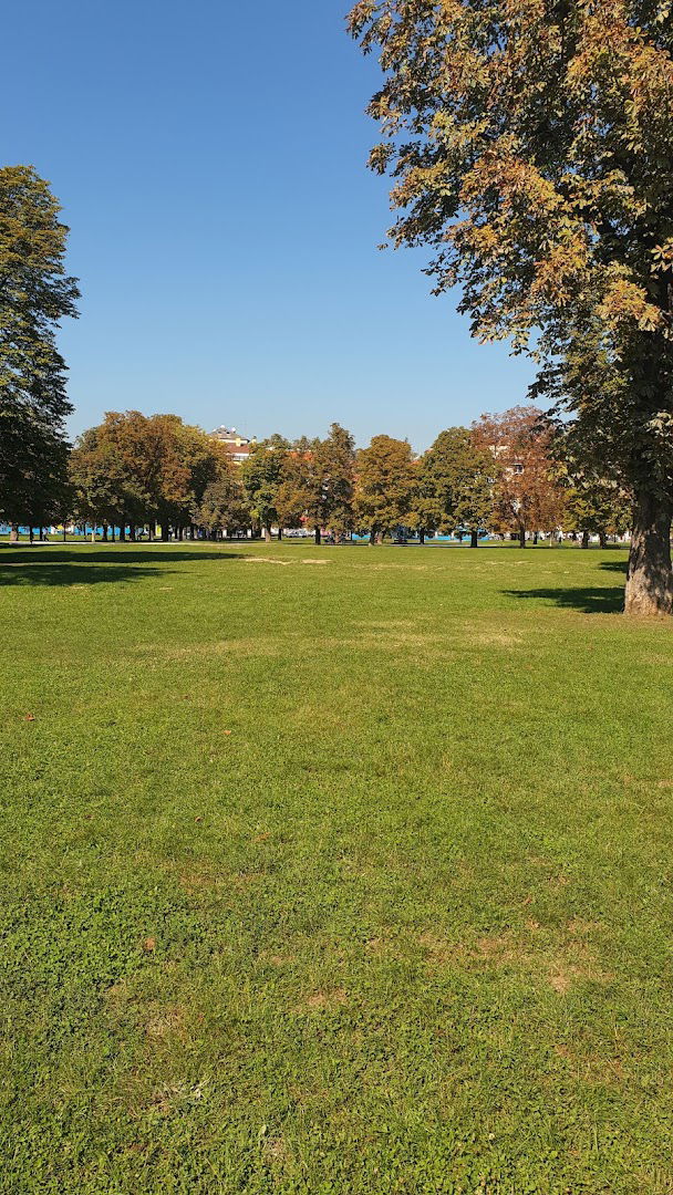 Rekreacijski park za ljude i pse