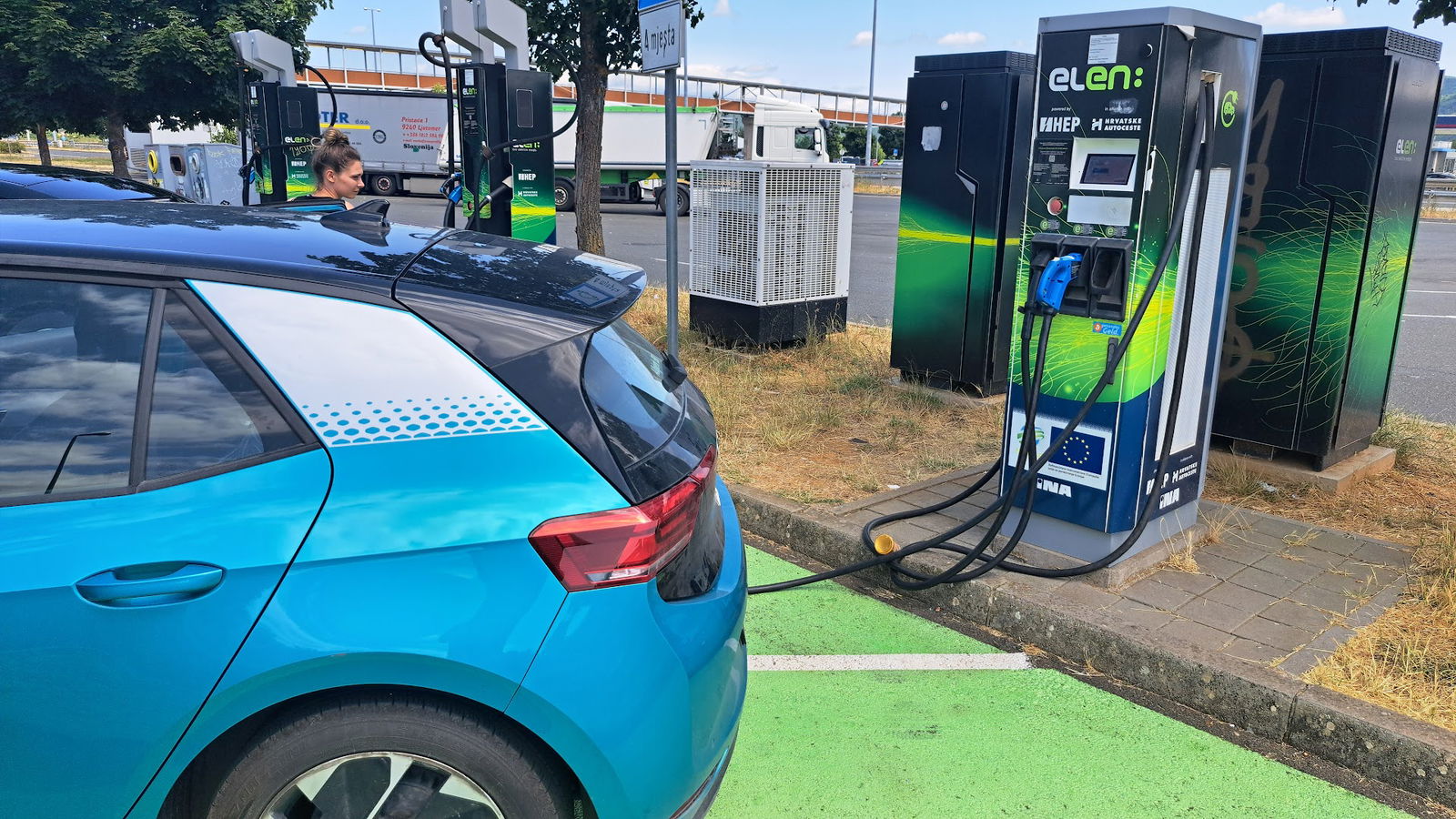 Elen Charging Station