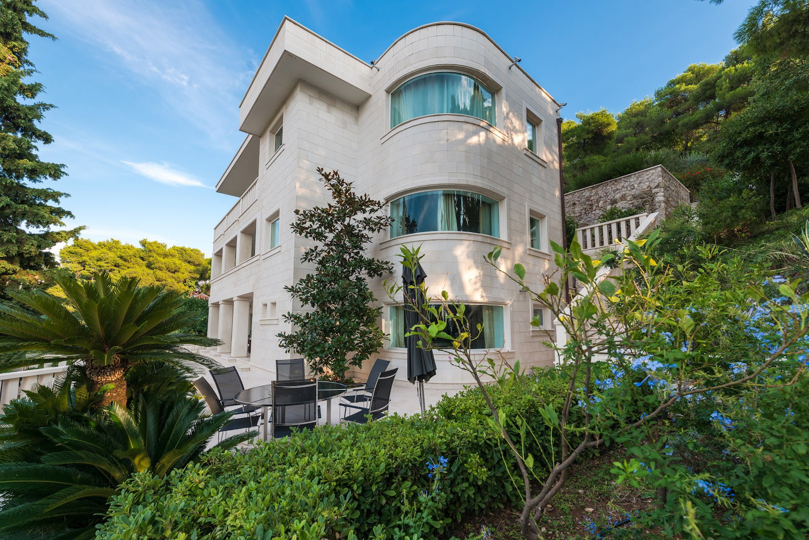 Luxury villa Dubrovnik Queen with pool by the beach