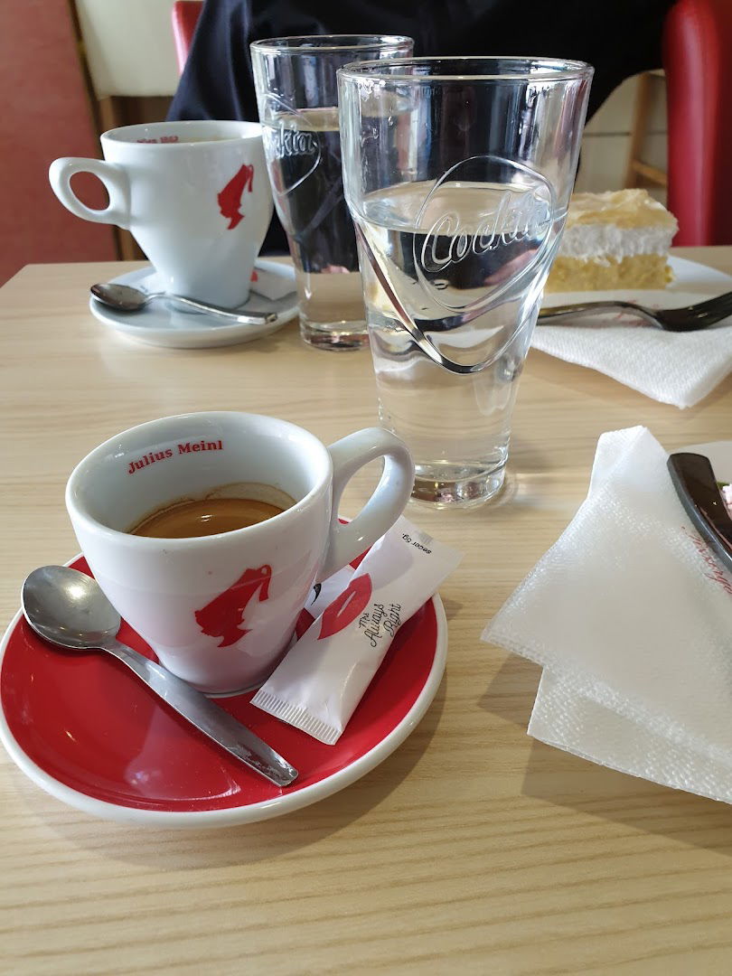 Pizzeria i slastičarna Tina