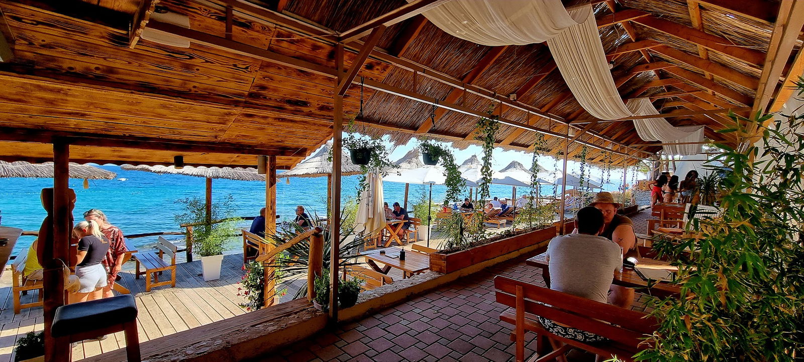 Tiki Beach Bar