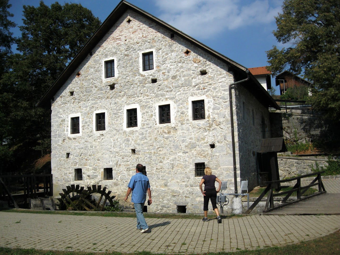 Parnas zavod za kulturo in turizem, Velike Lašče