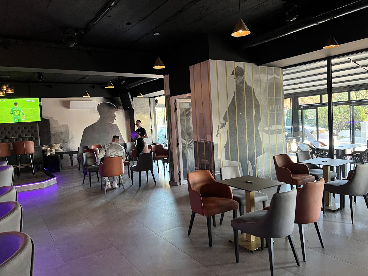 Day&Night Bar Shelby