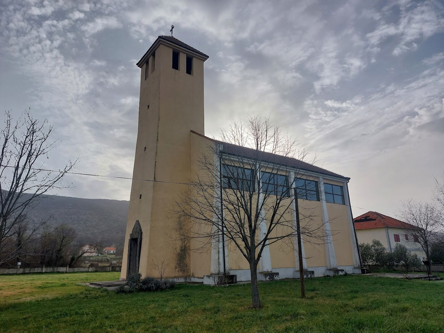 Church of the Queen of Peace