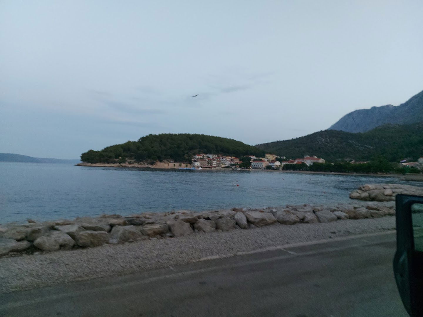 Mali Drvenik, Otok cemetery