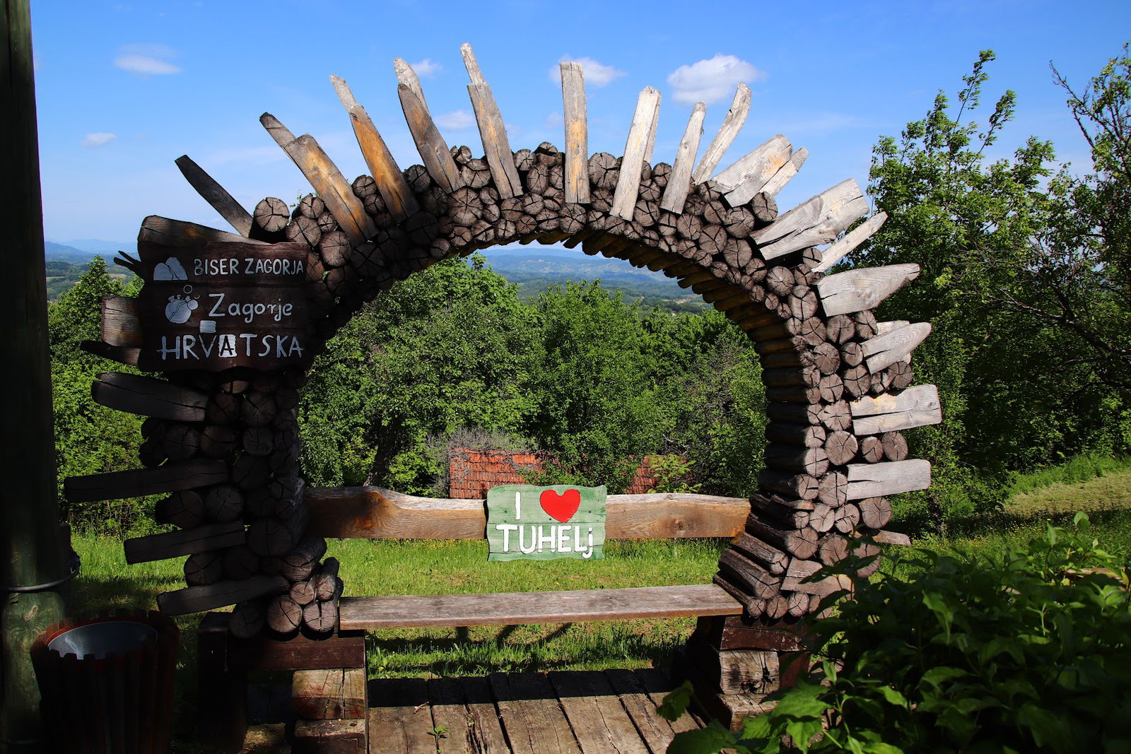 Vidikovac "Oči Zagorja", Klanjec