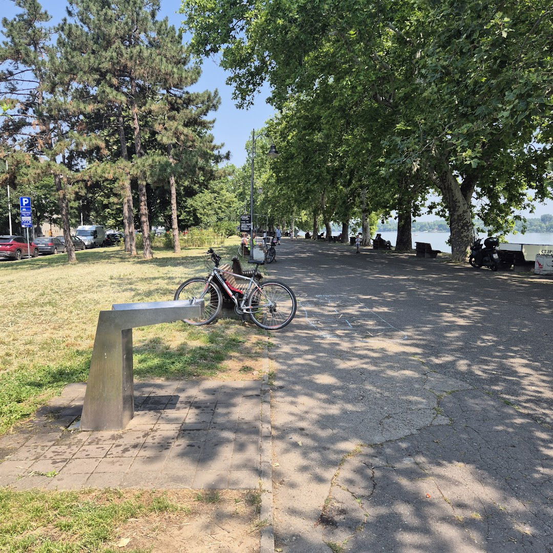 Javna česma sa vodom za piće