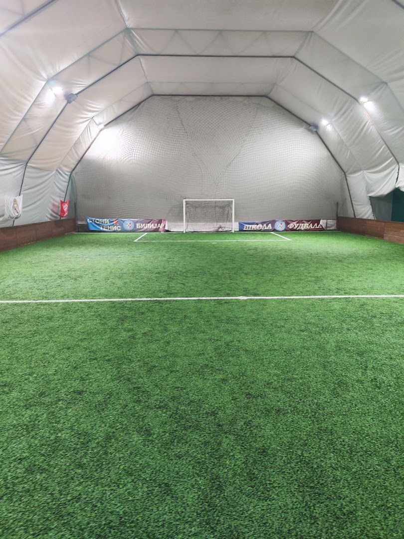 Balon i škola fudbala Alfa