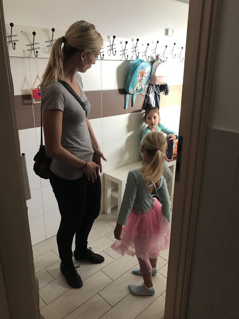 Plesni studio Step by Step