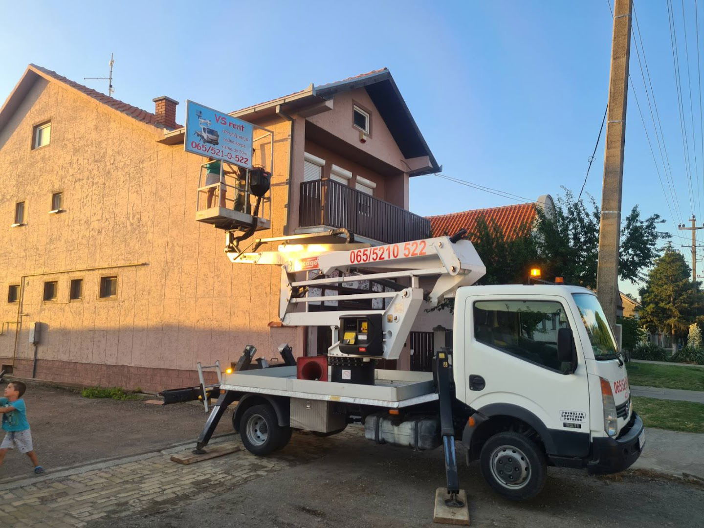 VS RENT iznajmljivanje dizalica za rad na visini