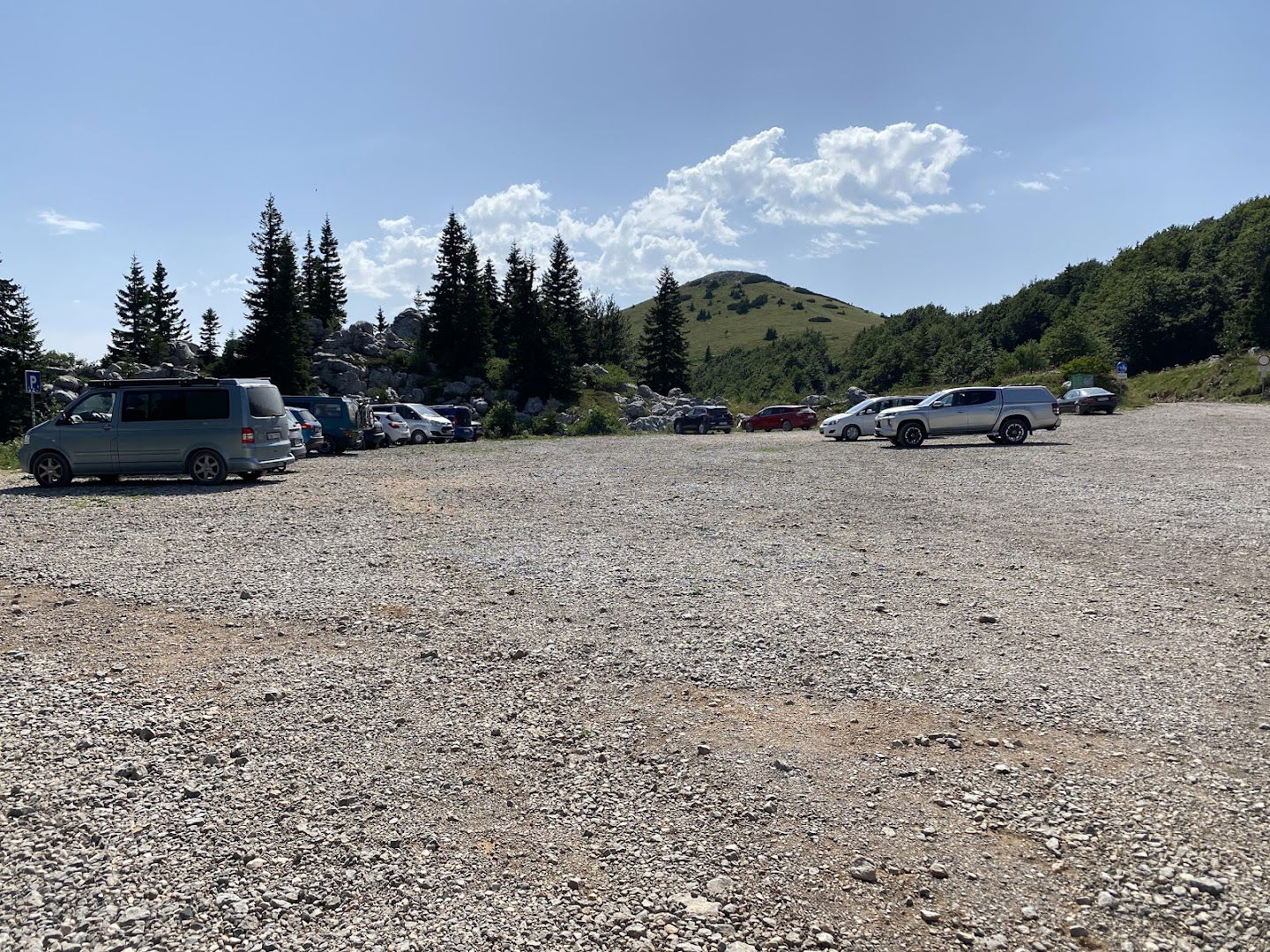 Parkeerplaats VELEBIT Botanic Garden and other routes