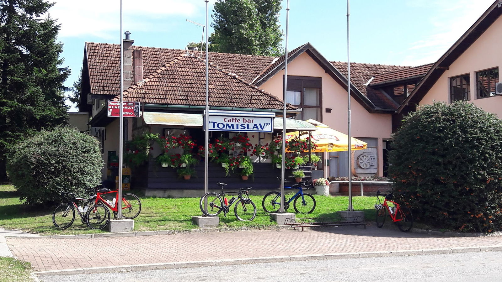 CAFFE BAR TOMISLAV, VL. JOSIPA GRČIĆ, TRG KRALJA TOMISLAVA 26.