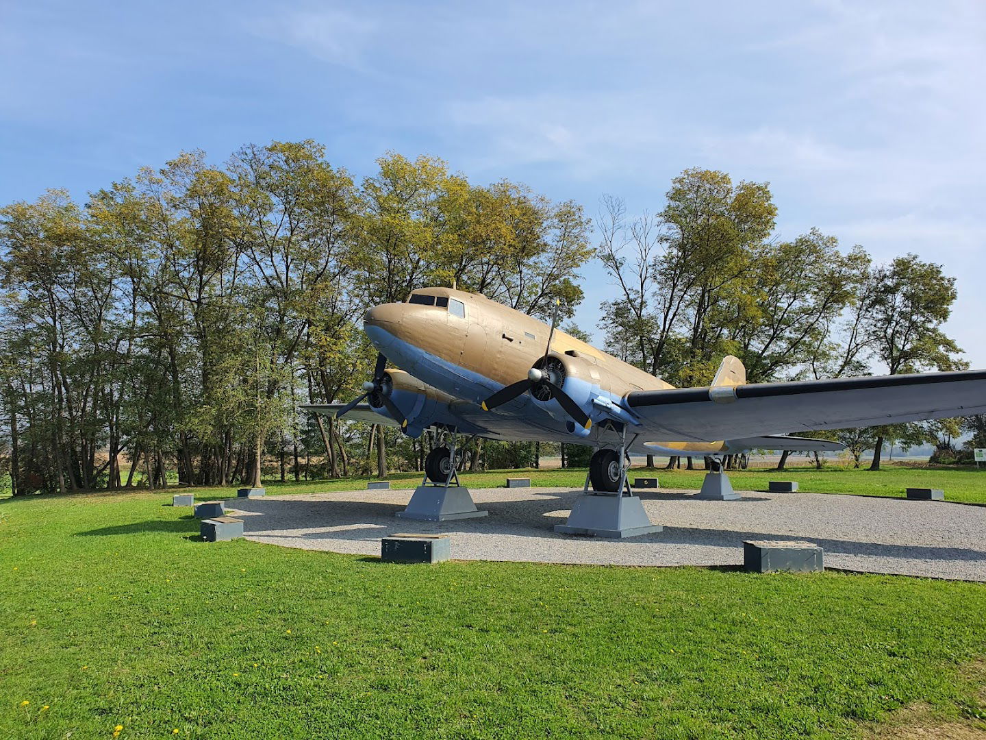 airplane DC3