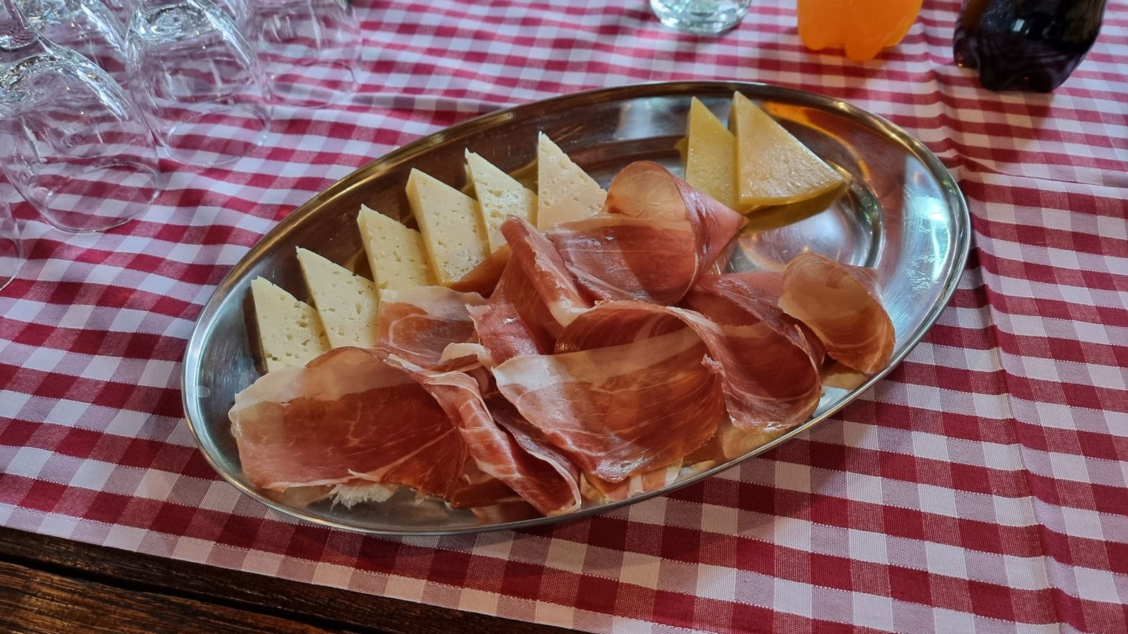 Konoba Kumpar OPG Mamut Blizna( obavezna rezervacija )