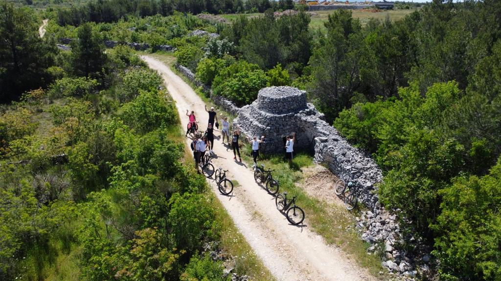 Bike & Kayak Centar Karika Vodice