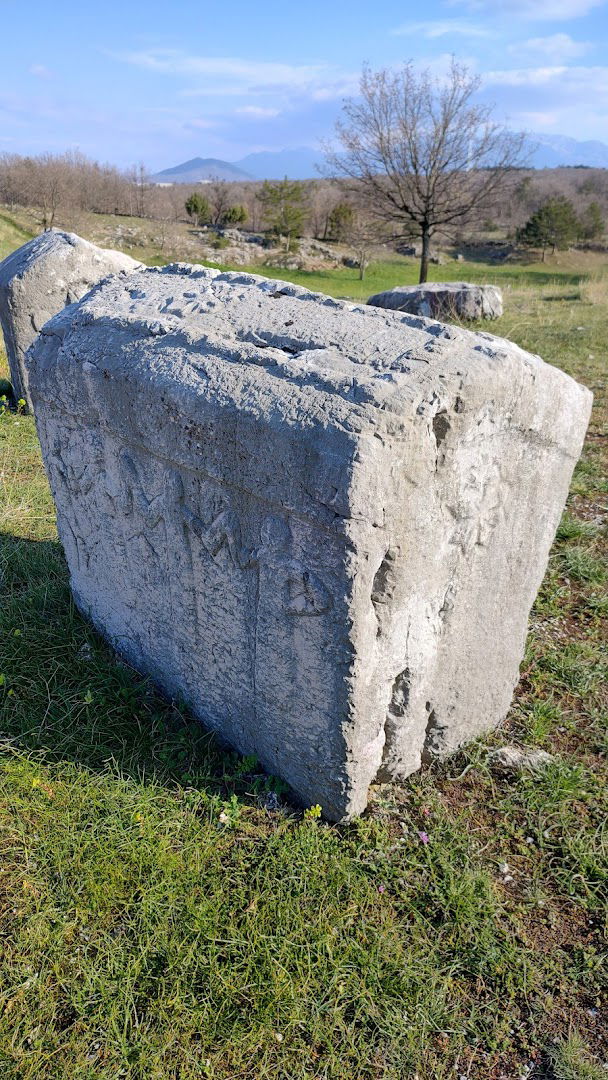 Villa on Stone, Cista Velika