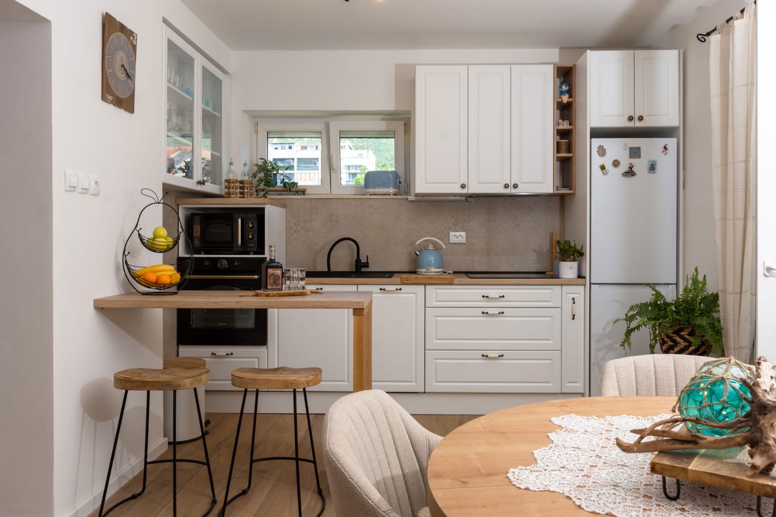 Castella Modern Apartment