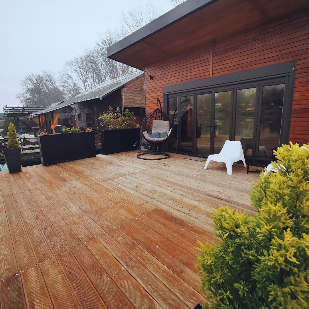 River house apartment