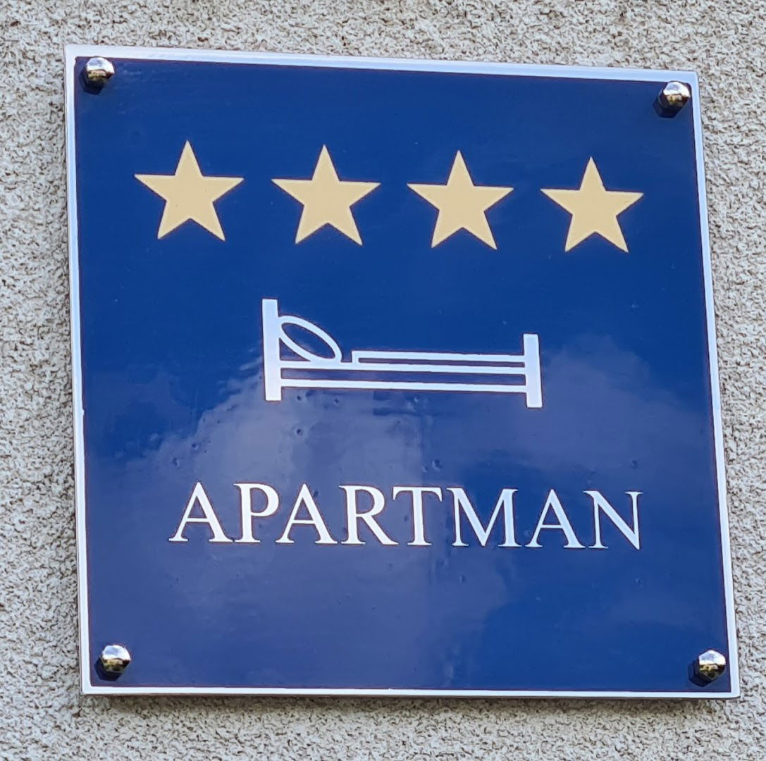 Happy Sparrow Apartment