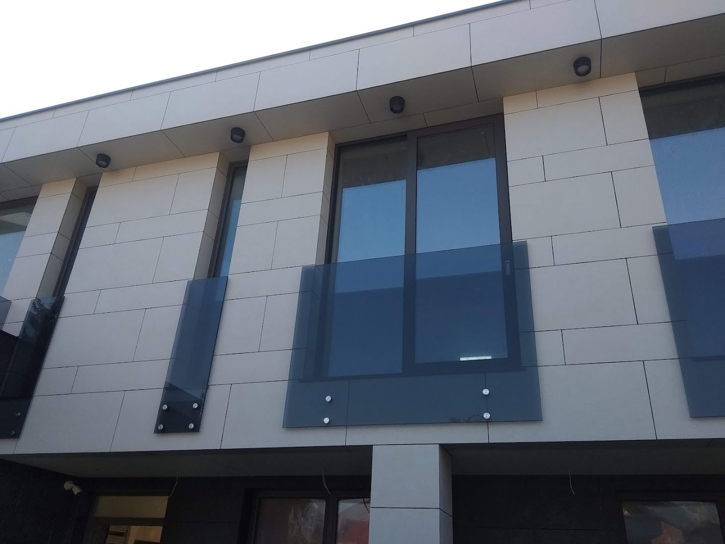 Termolakirnica i trgovina Šug