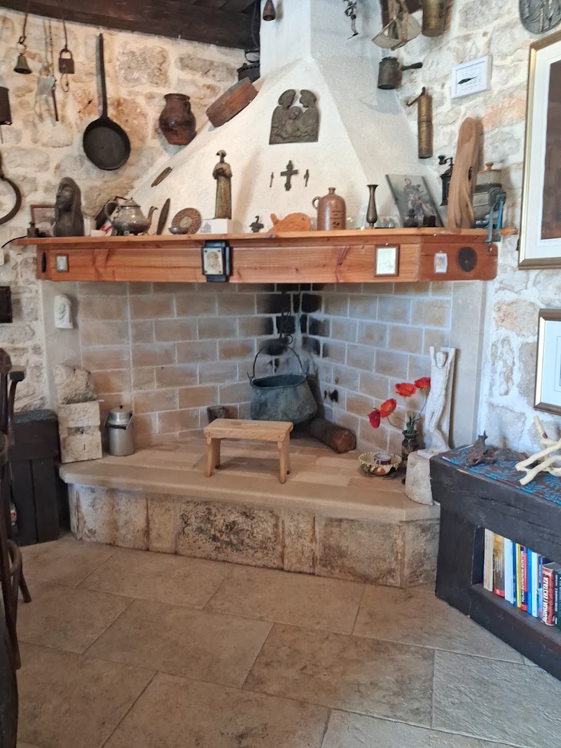 Gallery Ursič, Family Heritage Gallery