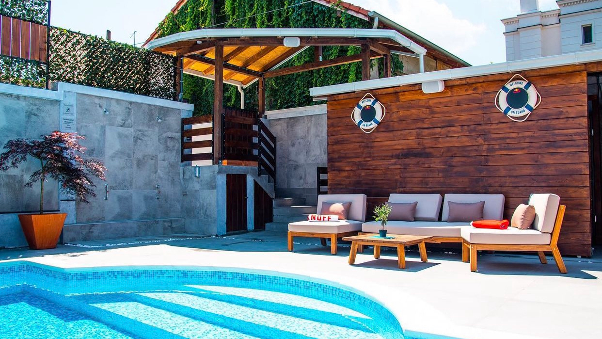 VIP Vizura Pool & Lounge