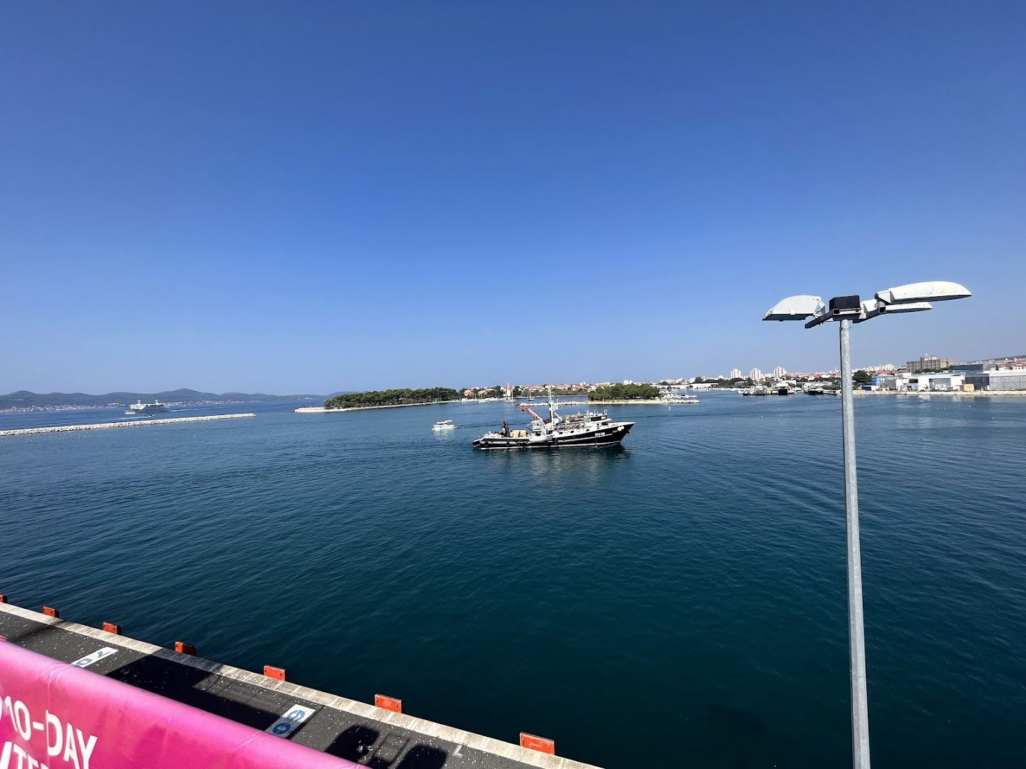 Port Gaženica ponton za međunarodni promet- Jahte