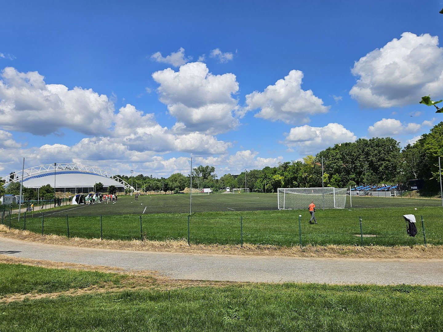 Стадион и стаза за трчање на отвореном