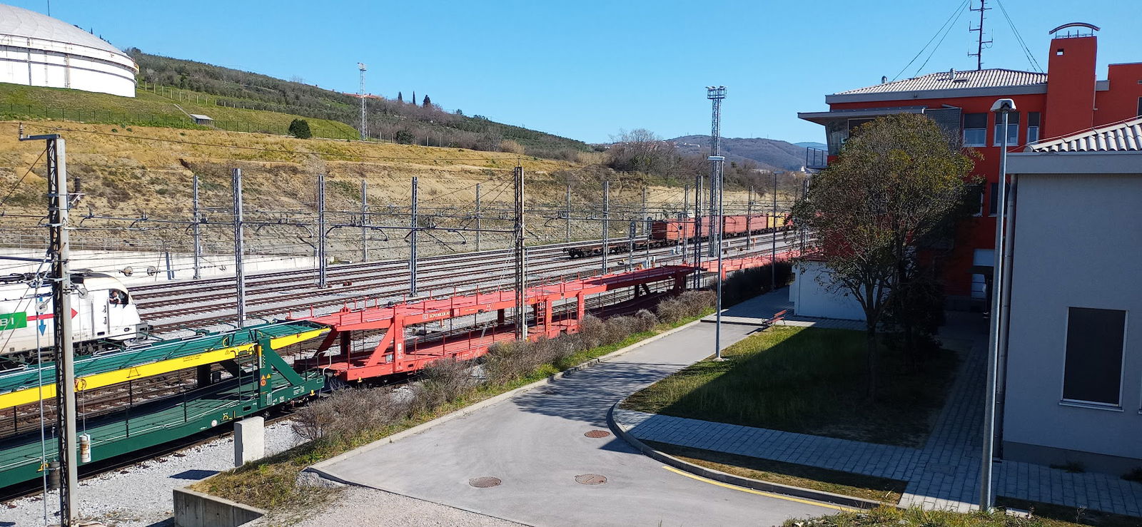 Železniška postaja Koper Luka