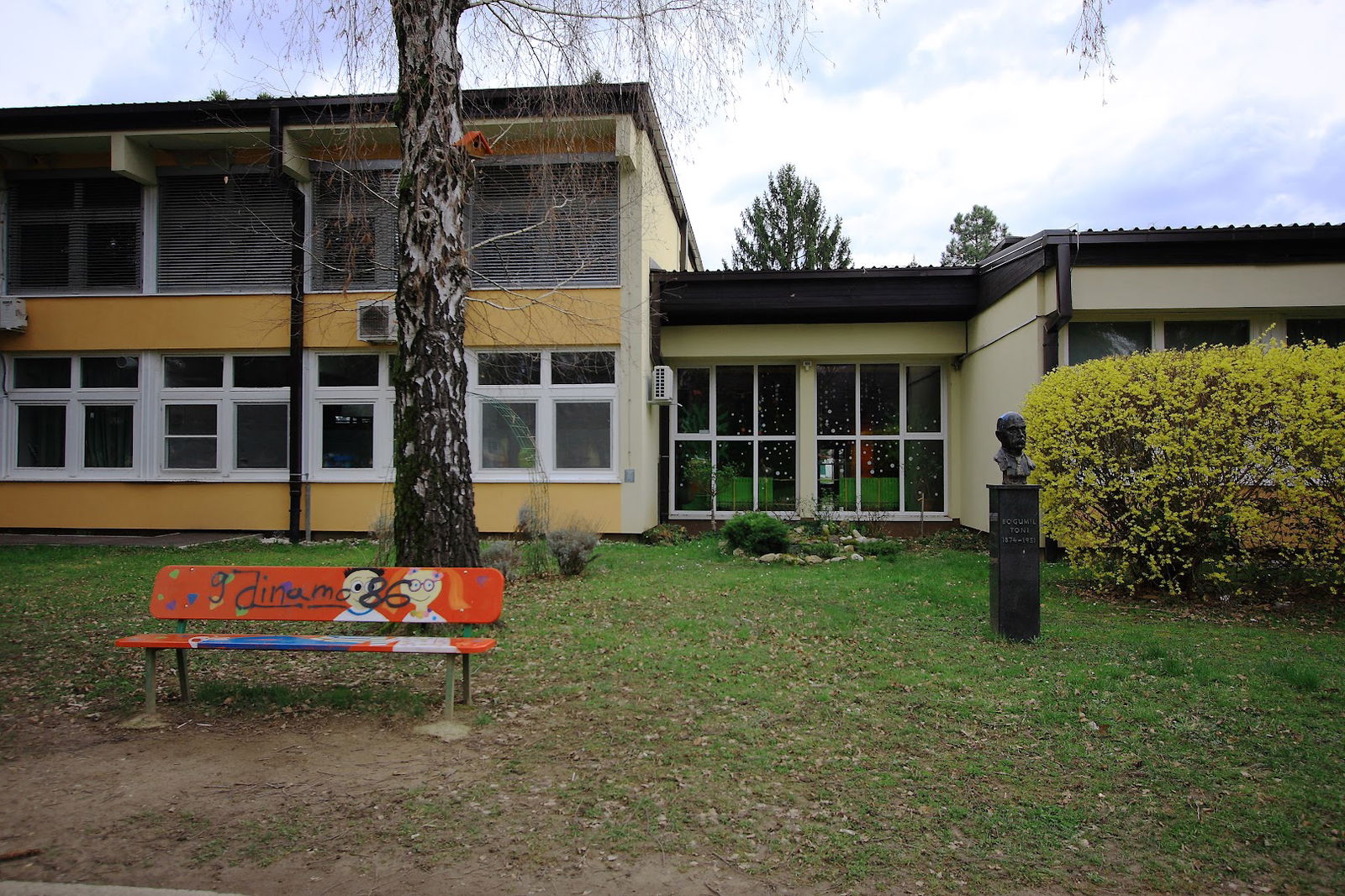 Bogumil Toni Elementary School