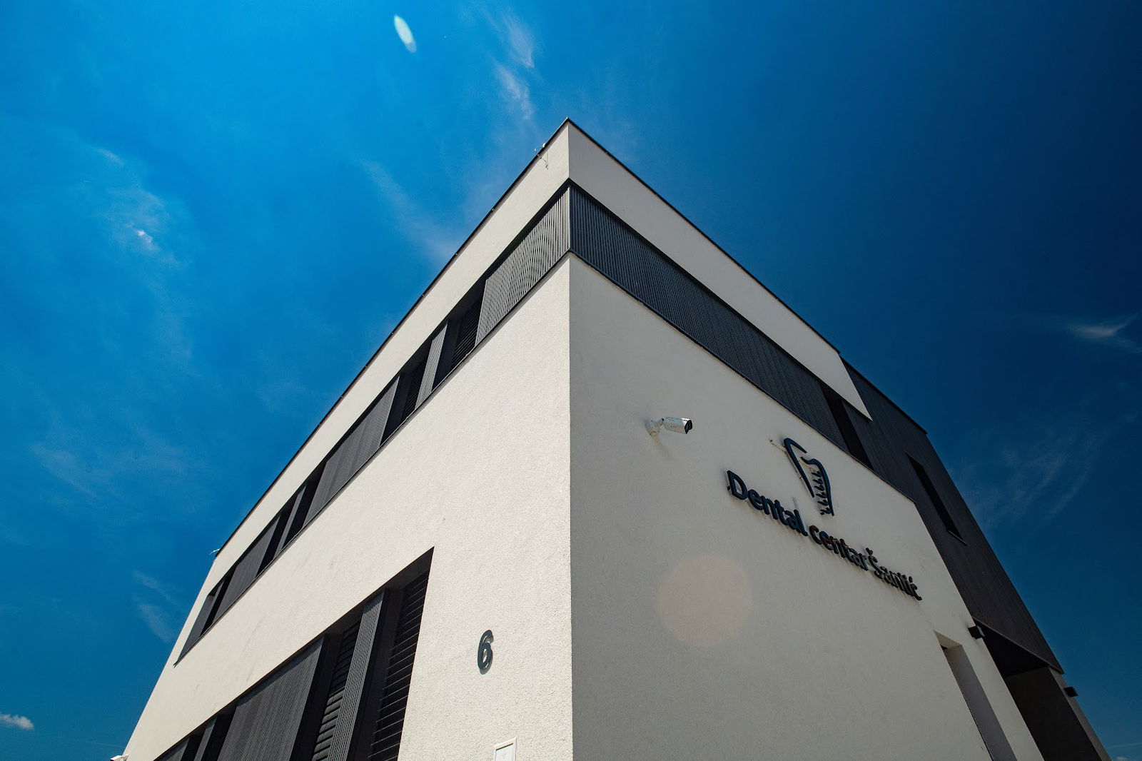 Dental Centar Šantić - oralna kirurgija dr. Ivica Šantić