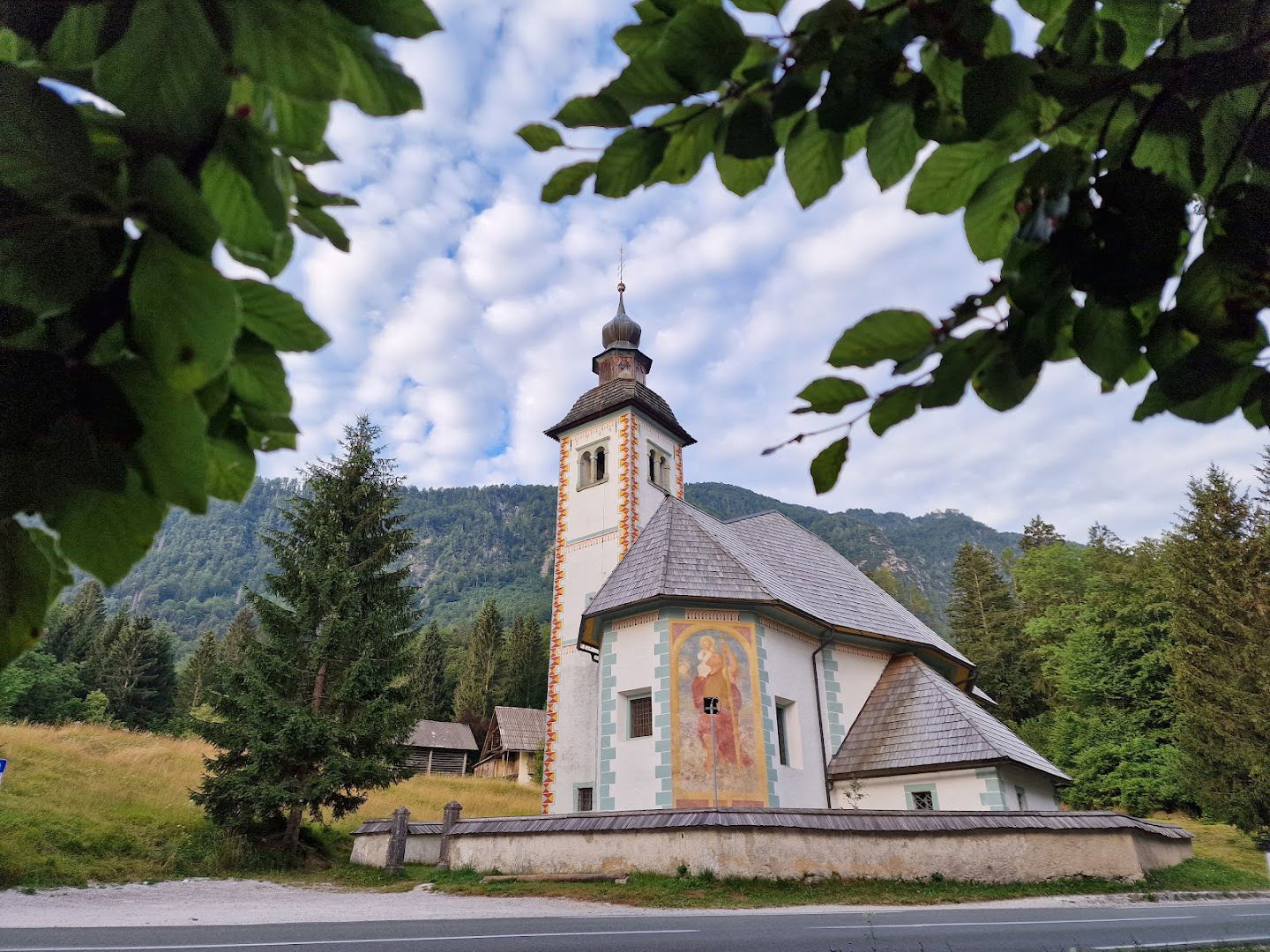 Cerkev sv. Duha, Ribčev Laz