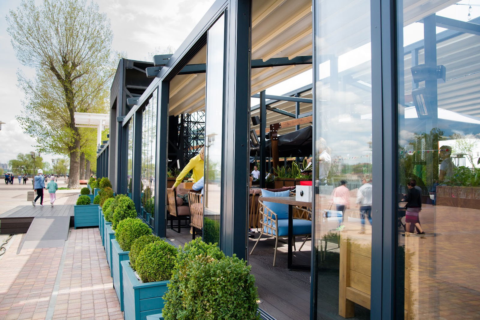 Staklo Calamus - stakleni sistemi, pergole, ograde, wpc pod